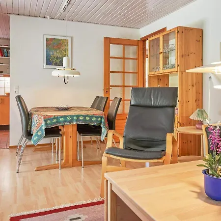 Three-bedroom In 4 Dom wakacyjny